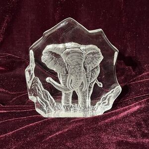Elephant Glass Artwork Statue Clear Etched Paper Weight Vigour Giftland